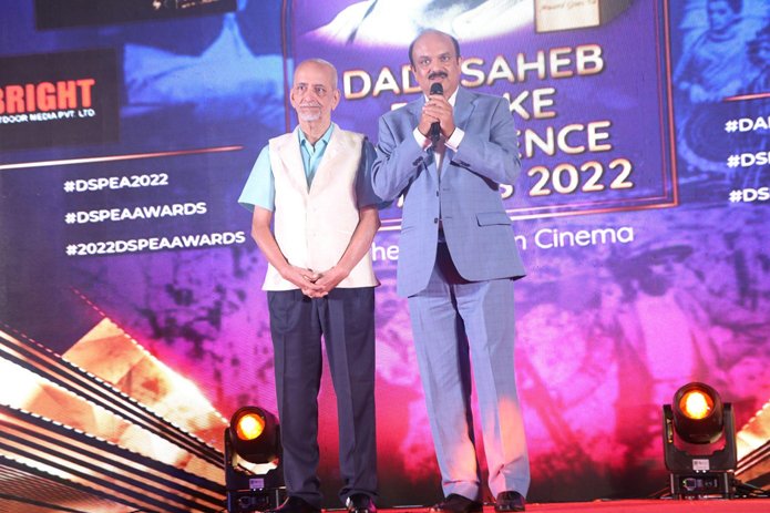 Pankaj Bhujabal attended the 17th edition of the Dadasaheb Phalke Excellence Awards as a guest of honor.